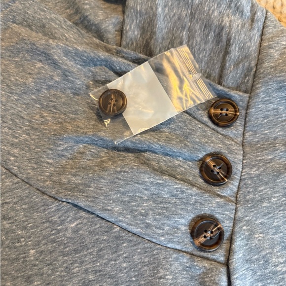 Top - Picture 2 of 5